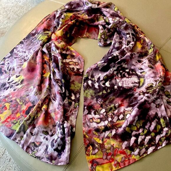 Escada Silk Oblong Scarf in Floral Print with Hand Rolled Edges. Made in Italy. - Picture 1 of 7